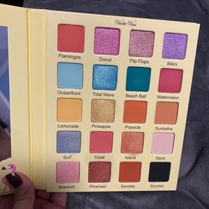 Violet Voss Flamingo Palette